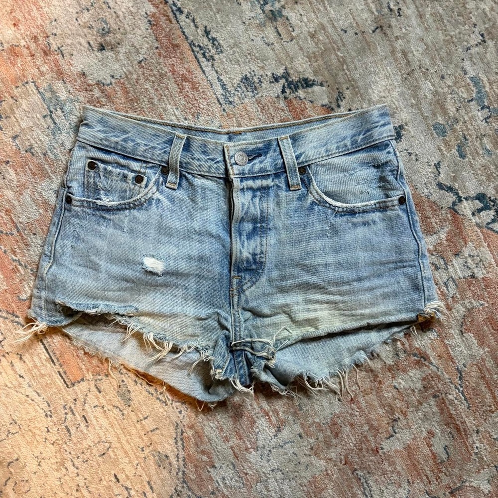 Levi jean shorts Size 25" preppy fairy summer